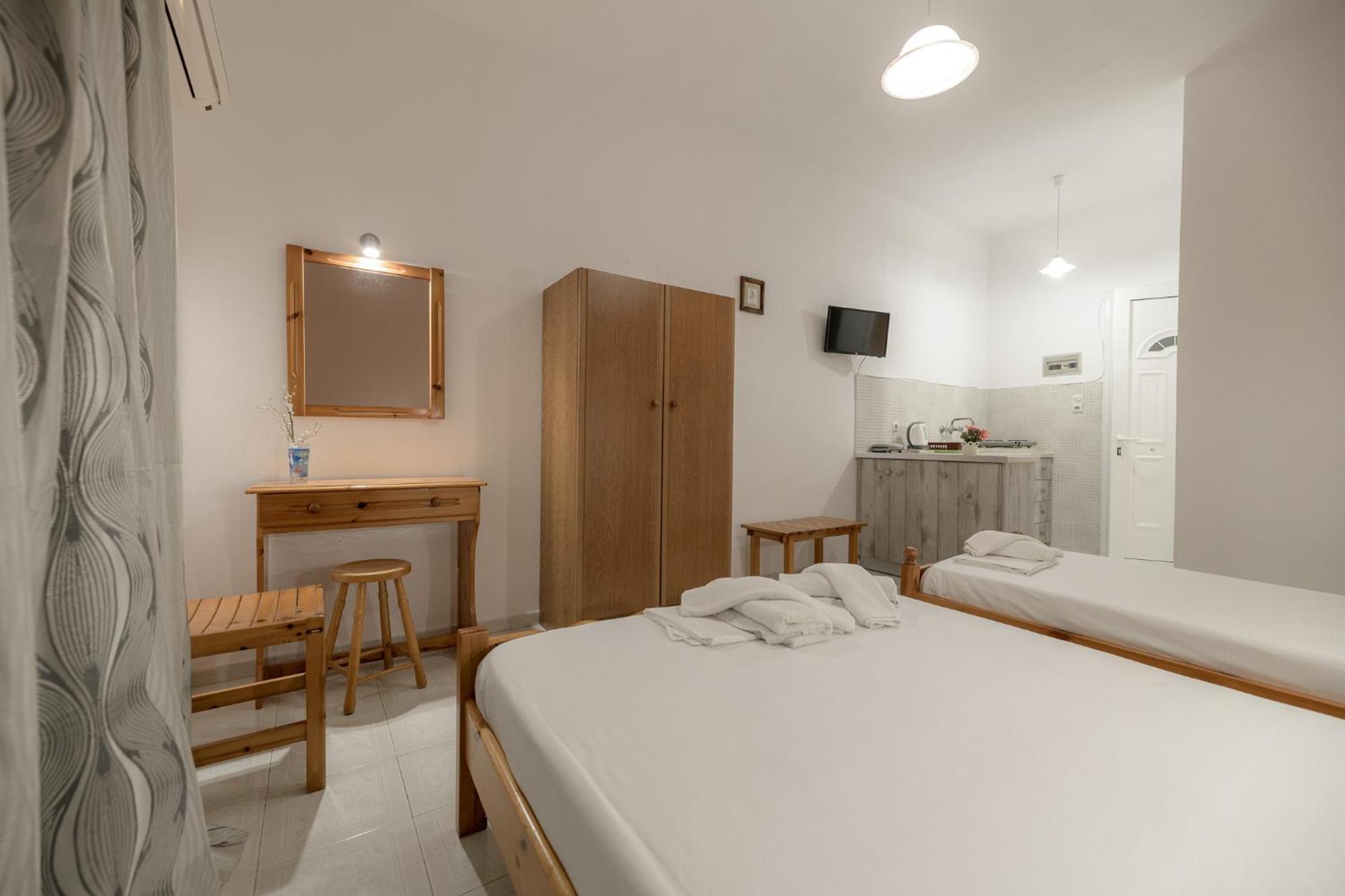 Anthi Studios & Apartments อาลีเกส ภายนอก รูปภาพ
