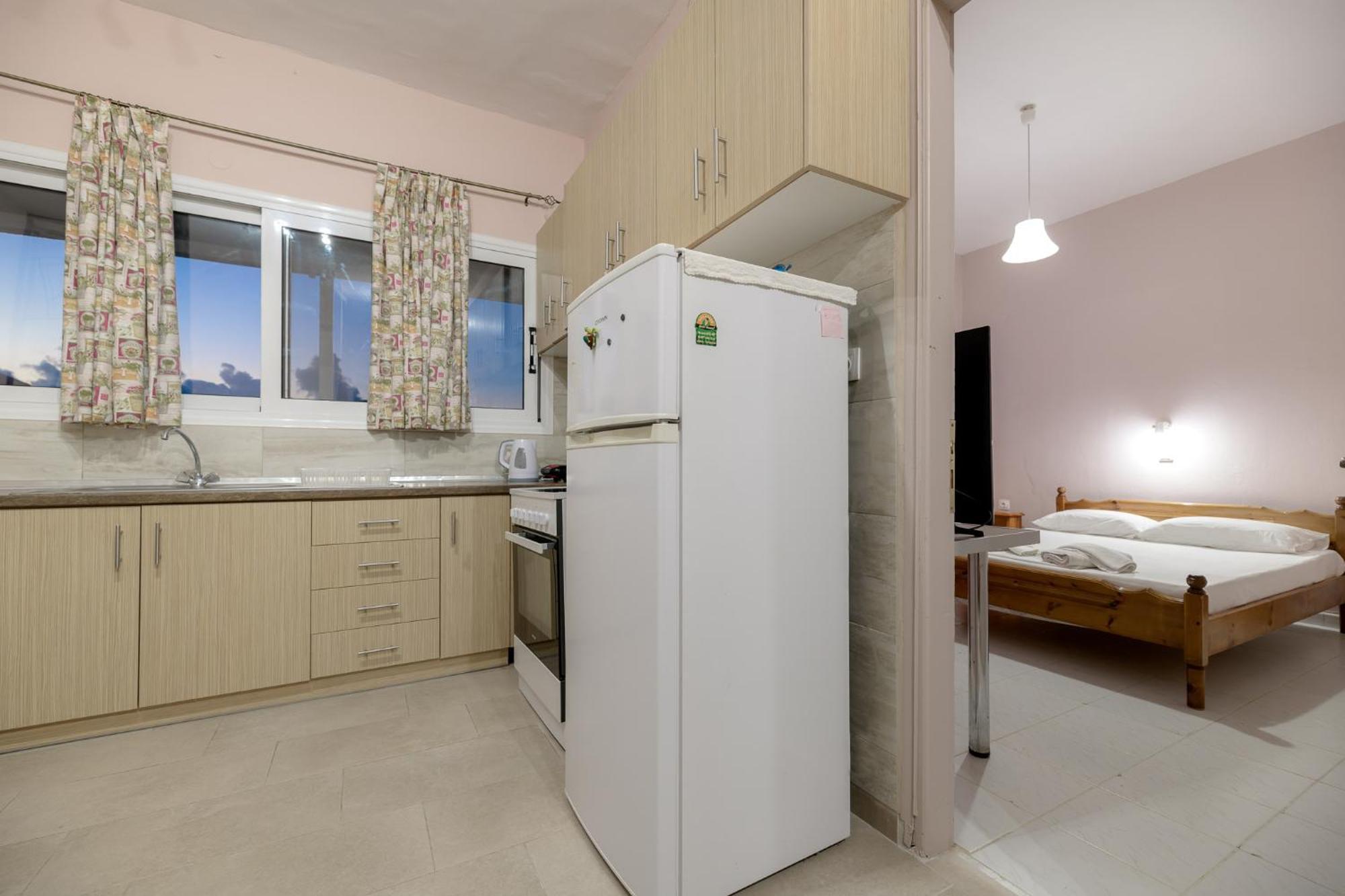 Anthi Studios & Apartments อาลีเกส ภายนอก รูปภาพ