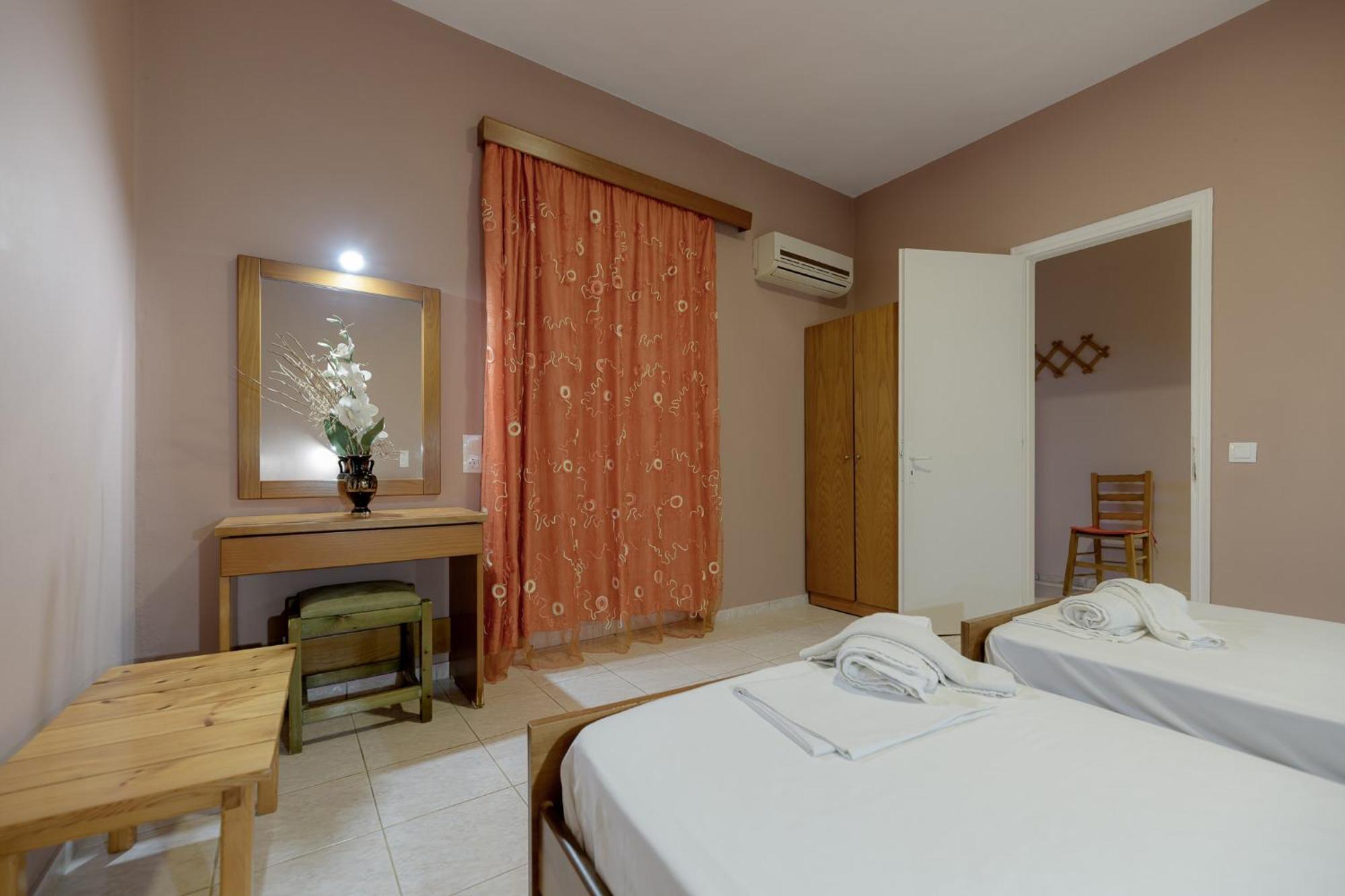 Anthi Studios & Apartments อาลีเกส ภายนอก รูปภาพ