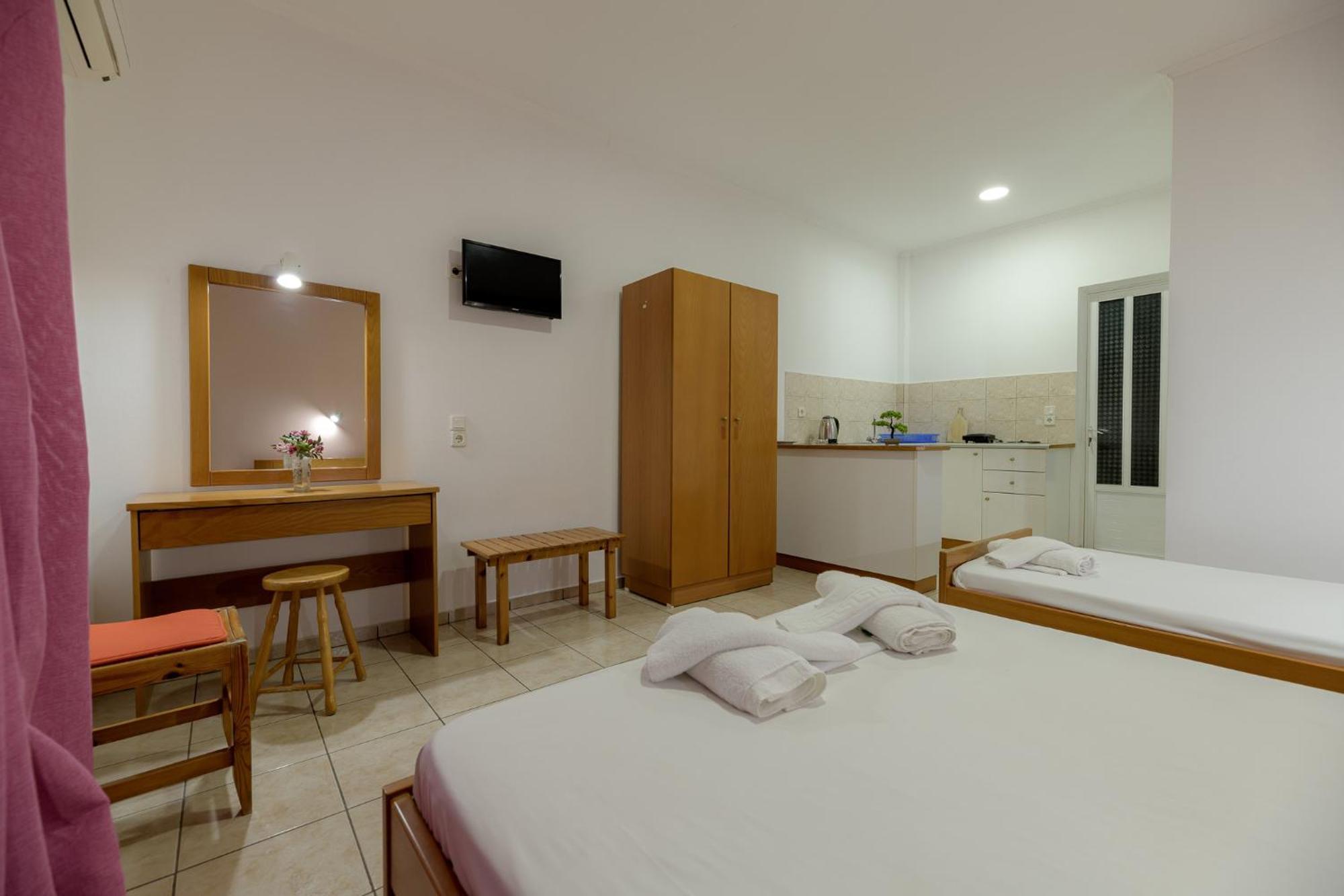 Anthi Studios & Apartments อาลีเกส ภายนอก รูปภาพ