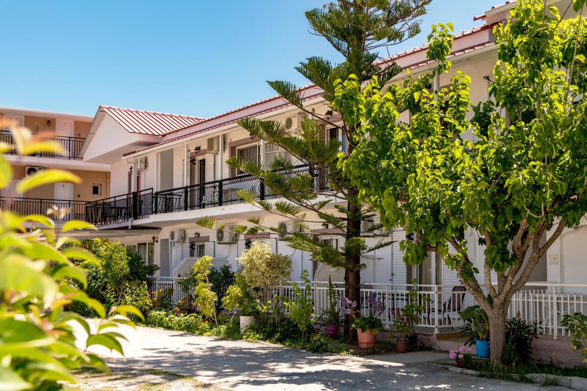 Anthi Studios & Apartments อาลีเกส ภายนอก รูปภาพ